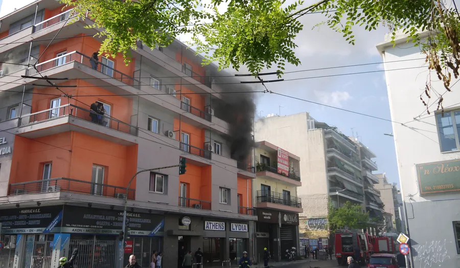 Πυρκαγιά στο ξενοδοχείο Λυδία επί της Λιοσίων στην πλατεία Αττικής - Ένας νεκρός δυστυχώς [update]