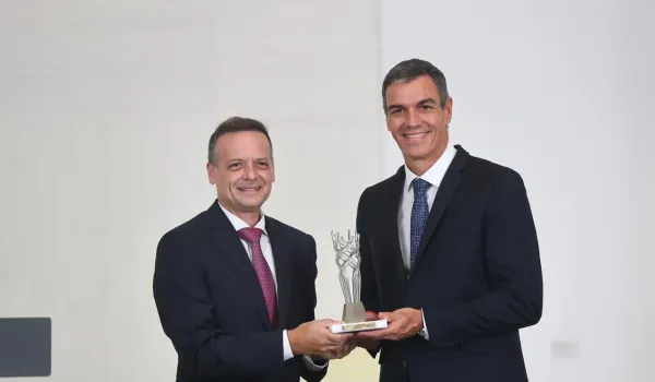 Δήμος Αθηναίων: Στον πρωθυπουργό της Ισπανίας, Πέδρο Σάντσεθ, απονεμήθηκε το Βραβείο Δημοκρατίας της Πόλης των Αθηνών 2026